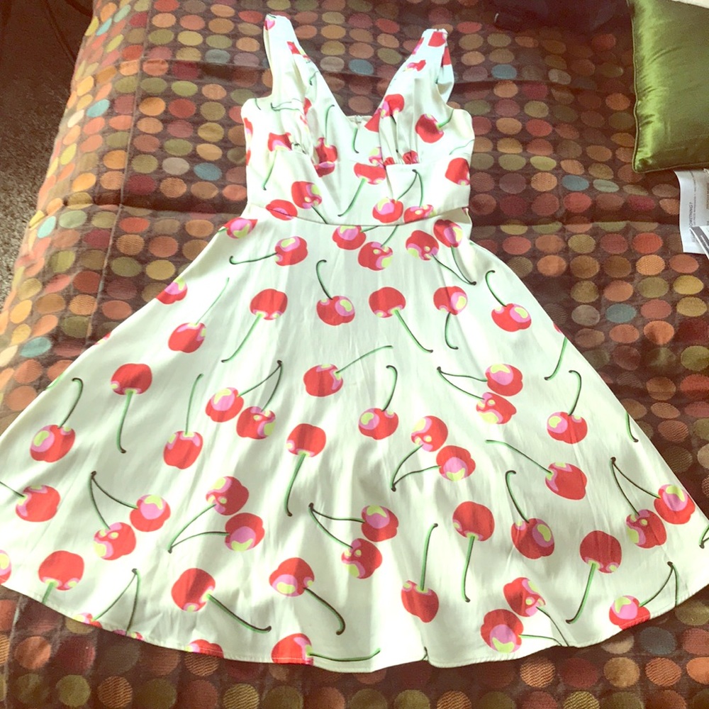 Tatyana Cherry Dress Sz: MED - Picture 2 of 5